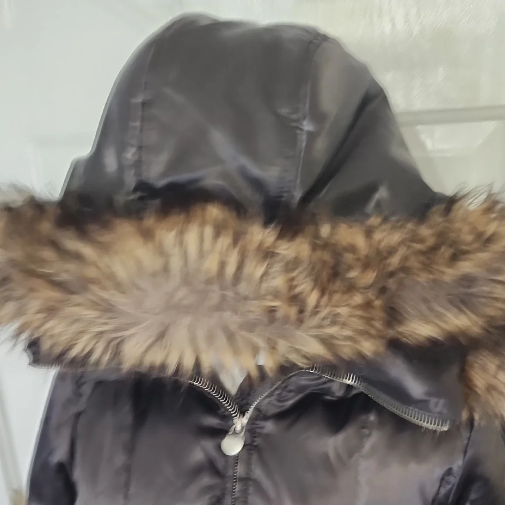 Laundry By Shelli Segal Dark Puffer Jacket with Faux Fur Trim - Picture 4 of 14